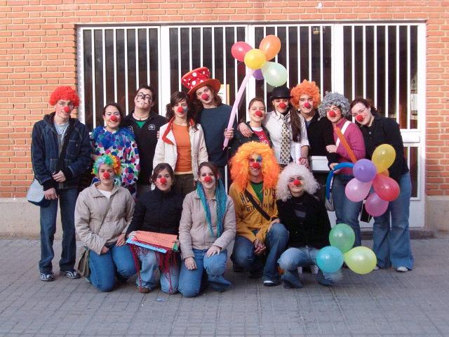 Los jóvenes vuelven a disfrazarse de payasos e ir por las calles de Albacete