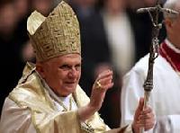 Benedicto XVI anuncia que renunciará al ministerio de Obispo de Roma, Sucesor de San Pedro