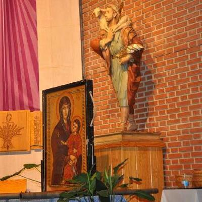 La Cruz y el Icono de la JMJ en la parroquia