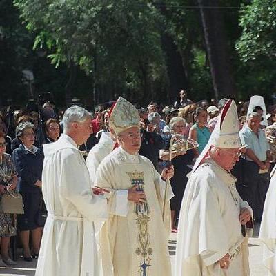 Ofrenda Floral y Misa Pontifical 50 Aniversario